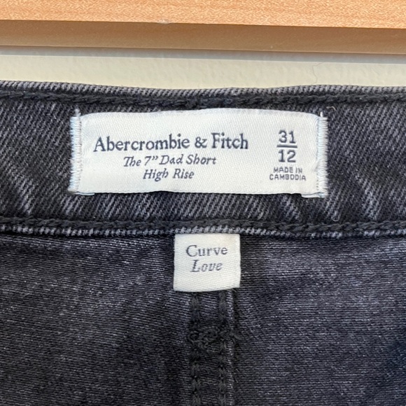 Abercrombie & Fitch Black Dad Jean Shorts - Picture 3 of 4